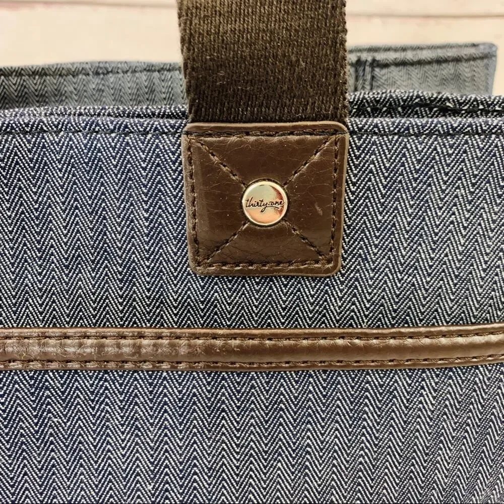 Thirty-One Suite Success Cassondra embroidered bag
